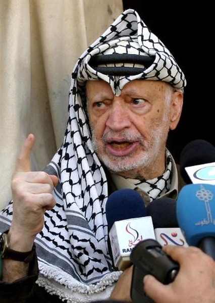 De quel pays Yasser Arafat devient-il président en 1996 ?