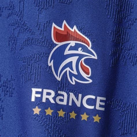 Le numéro 17 était souvent porté par quel footballeur ?