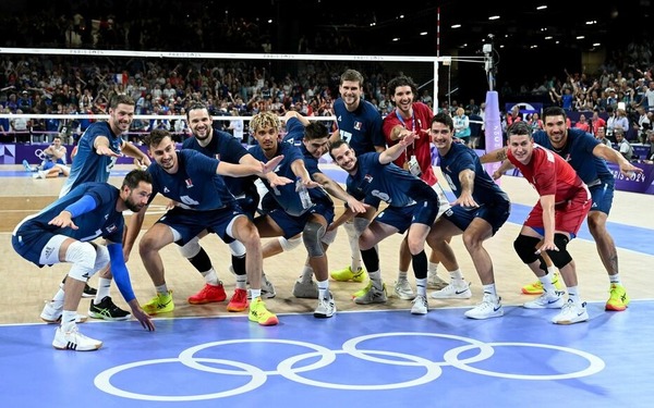 En revanche, contre qui les Français ont-ils remporté la finale de Volley-Ball ?