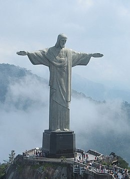 La Statue du Christ Rédempteur à Rio est construite sur quel mont ?