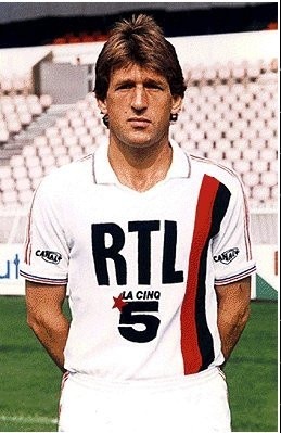 Qui est ce joueur yougoslave qui a passé 9 saisons au PSG ?