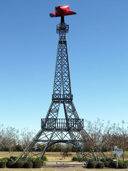 Où se trouve cette reproduction de tour Eiffel ?