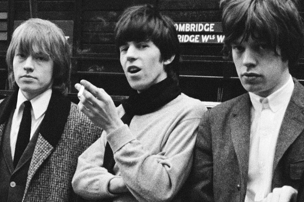 En 1962, Brian Jones, Mick Jagger et Keith Richards donnent naissance aux ...
