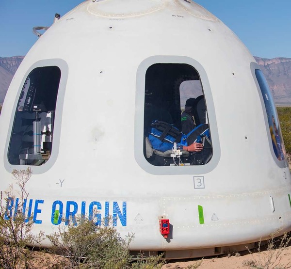 E 20 juillet 2021, qui faisait partie des quatre passagers du premier vol habité de la fusée Blue Origin ?