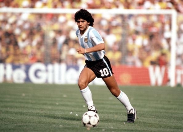 Combien de buts l'argentin Diego Maradona a-t-il inscrit toutes Coupe du Monde confondues ?