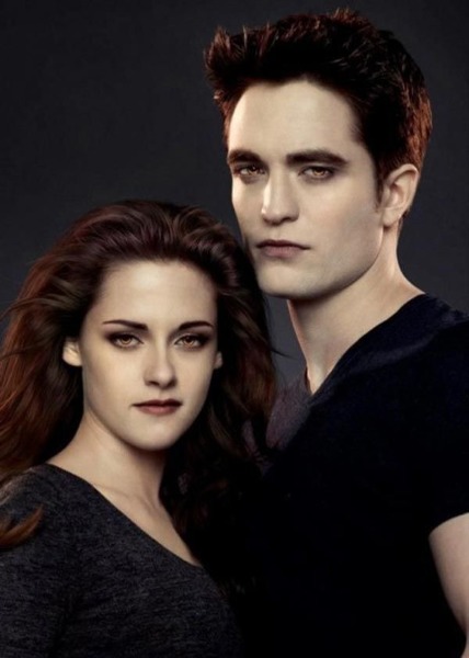 Bella et Edward dans la saga...