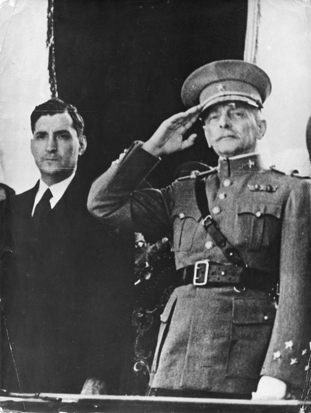 Comment s’appelait le dictateur portugais qui était au pouvoir de 1932 à 1968 ?