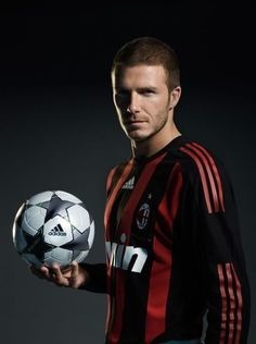 En 2007 il quitte le Real Madrid pour aller au Milan ac en prêt.