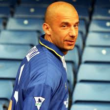 Ancien avant italien des années 80 et 90, légende de la Sampdoria et ex Juve et Chelsea ?