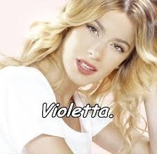 Hány éves Violetta?