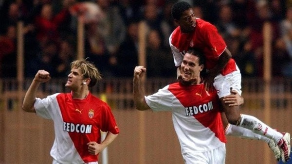 Lors d'un match de Champions League le 5 novembre 2003, sur quel score l'AS Monaco a-t-elle battu le Deportivo ?