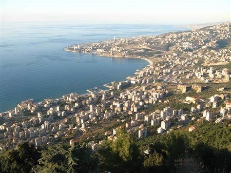 Par quelle mer est bordé le Liban ?