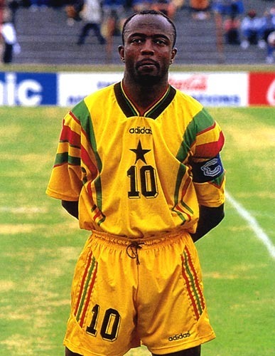 Pour quelle sélection le triple Ballon d'Or africain Abédi Pelé jouait-il ?