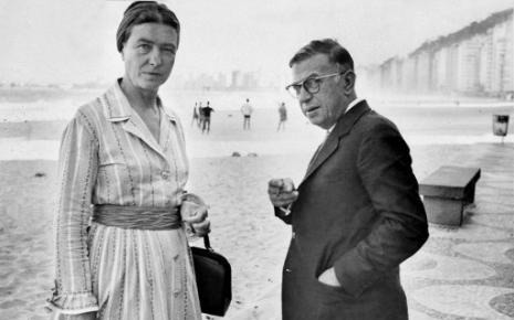 Jean-Paul Sartre a longtemps partagé la vie de Simone de Beauvoir.