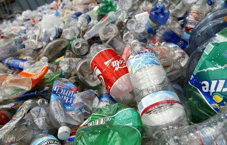 Combien de temps met une bouteille en plastique pour se décomposer ?