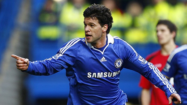 Après le Mondial 2006, il rejoint Chelsea pour 4 ans, et il y remportera ...