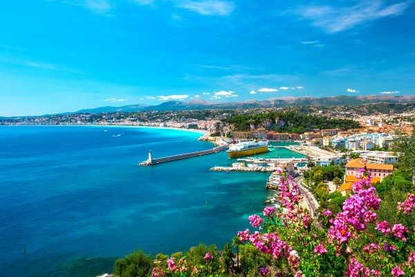 En quelle année l'expression « Côte d'Azur » est-elle apparue par le biais de Stéphen Liégeard ?