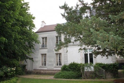 Dans quel département francilien la maison de Jean-Jacques Rousseau se trouve-t-elle ?