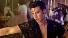 Qui est le réalisateur du film Elvis sorti en salles en 2022 ?