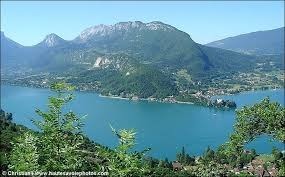 Quelle est la particularité du Lac d'Annecy ?