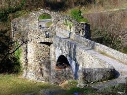 Parmi ces trois propositions, laquelle correspond à une ville thermale de l'Ariège ?