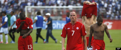 Le Canada a vu son rêve de se qualifier pour le Mondial 2014 brisé par le Honduras. Ce match décisif s'est terminé par la marque de :