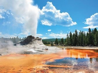 Nature : inscrit au patrimoine mondial (UNESCO), ce parc américain contient les 2/3 des geysers de la planète