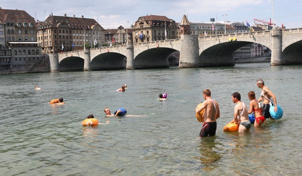 L'eau du Rhin est impropre à la baignade ?