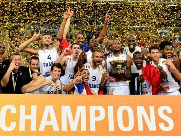 En quelle année l'équipe de France de Basket-Ball a-t-elle remporté son premier Championnat d'Europe ?