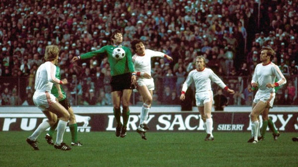 En 1976, sur quel score le Bayern a-t-il battu l'AS Saint-Etienne en finale de LDC ?