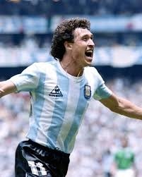 Qui est cet attaquant argentin, auteur de 4 buts lors de ce tournoi ?