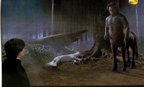 Comment s'appelle le centaure que rencontre Harry dans la forêt ?