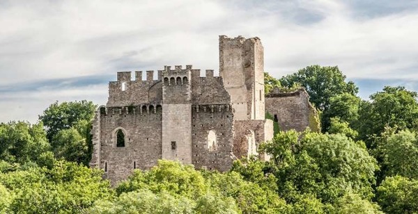 Comment ce château du Limousin se nomme-t-il ?