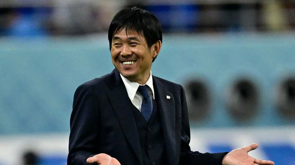 Question Bonus : Il sera le sélectionneur japonais à l'occasion du Mondial 2026. C'est ?
