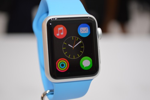 Quel est le modèle de l'Apple watch qui coûte 699€ ?