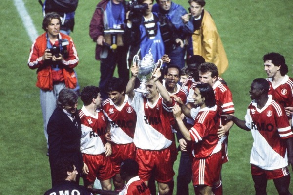 En 1991 il remporte son premier trophée avec l'ASM, la Coupe de France. Quelle équipe les monégaques ont-ils battu en finale ?