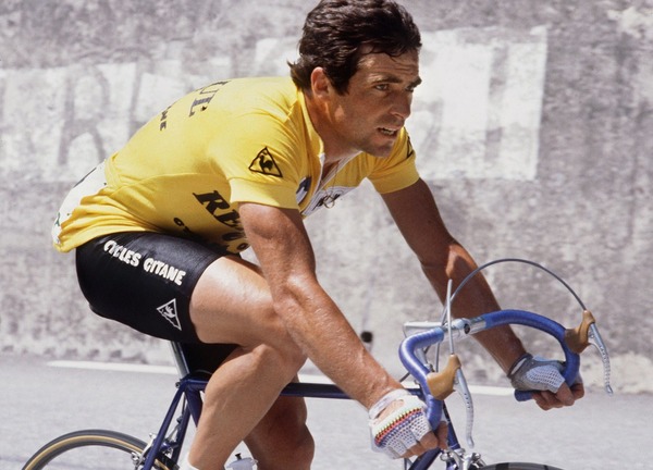 Comment était surnommé le quintuple vainqueur du Tour de France, Bernard Hinault ?