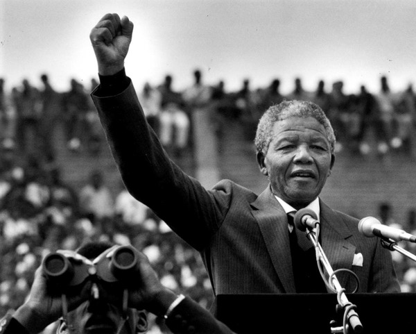 En quelle année Nelson Mandela devient-il élu président de L' ANC ?