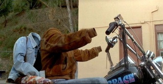 Scène finale (sans la tête des acteurs !) d'un film de Quentin Tarantino sorti en 1994