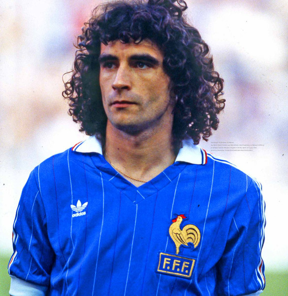 Il participe au Mondial de 1982, il y inscrira deux buts contre...