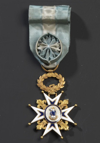 Charles III créa la médaille de l'Ordre de Charles III sur décret royal le :