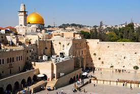 Jérusalem est une ville sacrée pour combien de religions ?