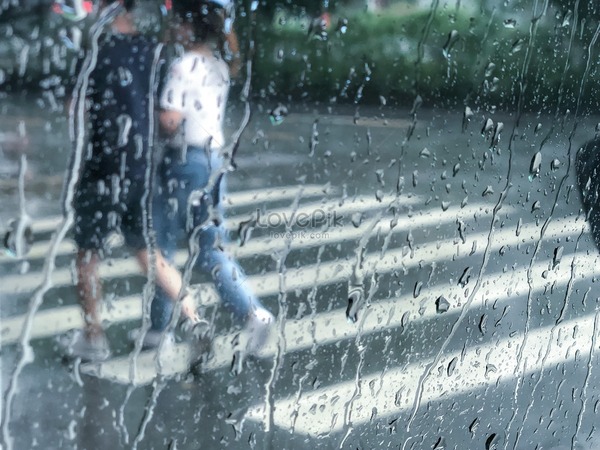 Lorsque l'on est mouillé par la pluie, on dit que l'on est ....