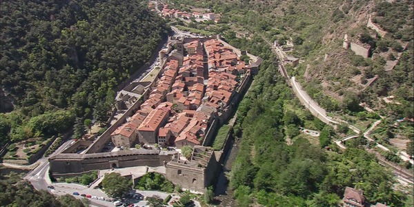 La citadelle de Mont-Louis et les actuelles fortifications de Villefranche de Conflent sont l'oeuvre de