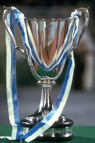 Quel est le dernier club a avoir remporté cette compétition en 1999 ?