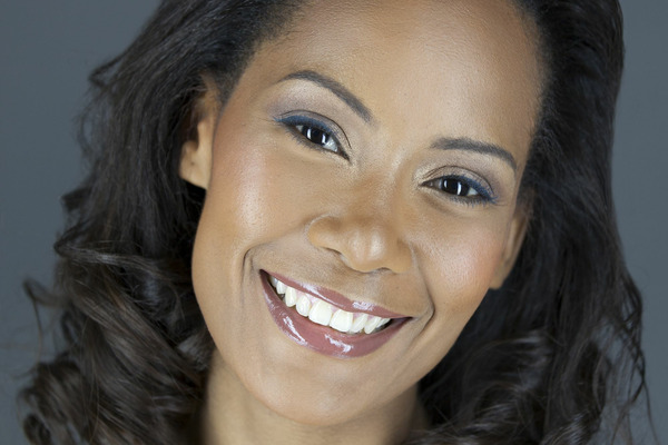 Miss Guadeloupe, elle devient Miss France 2003. C'est ?