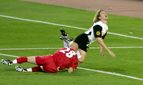 Avec l'OM, contre quelle équipe perd-il la finale de la Coupe UEFA 2004 ?