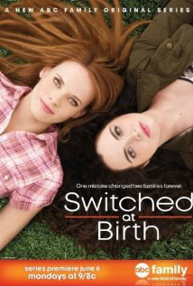 Quel personnage joue-t-elle dans "Switched at Birth" ?