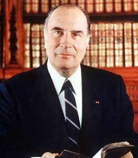 Je suis un ancien premier Ministre de François Mitterand je me suicide le 1er mai 1993 Je suis...