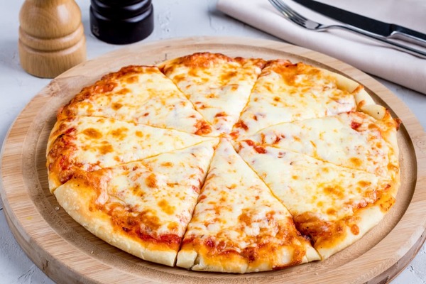 La Pizza est originaire de quelle ville italienne ?